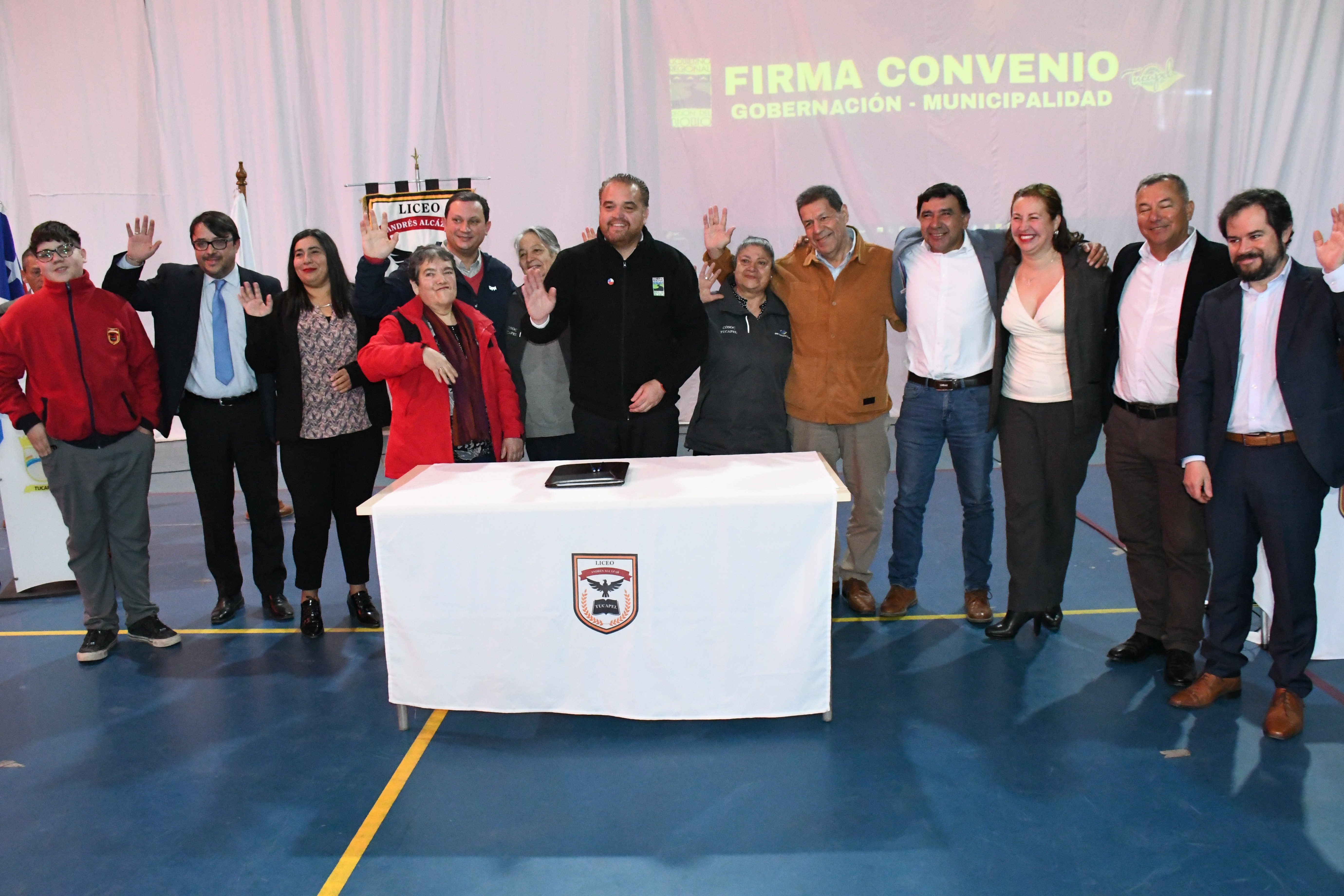 Tucapel firma convenio histórico para construir moderno Liceo Andrés Alcázar con inversión récord