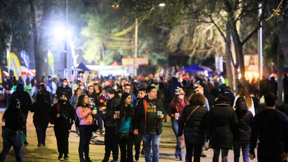 Laja y Tucapel bajo la lupa de Contraloría por incumplir horarios del Bando Militar en Fiestas Patrias