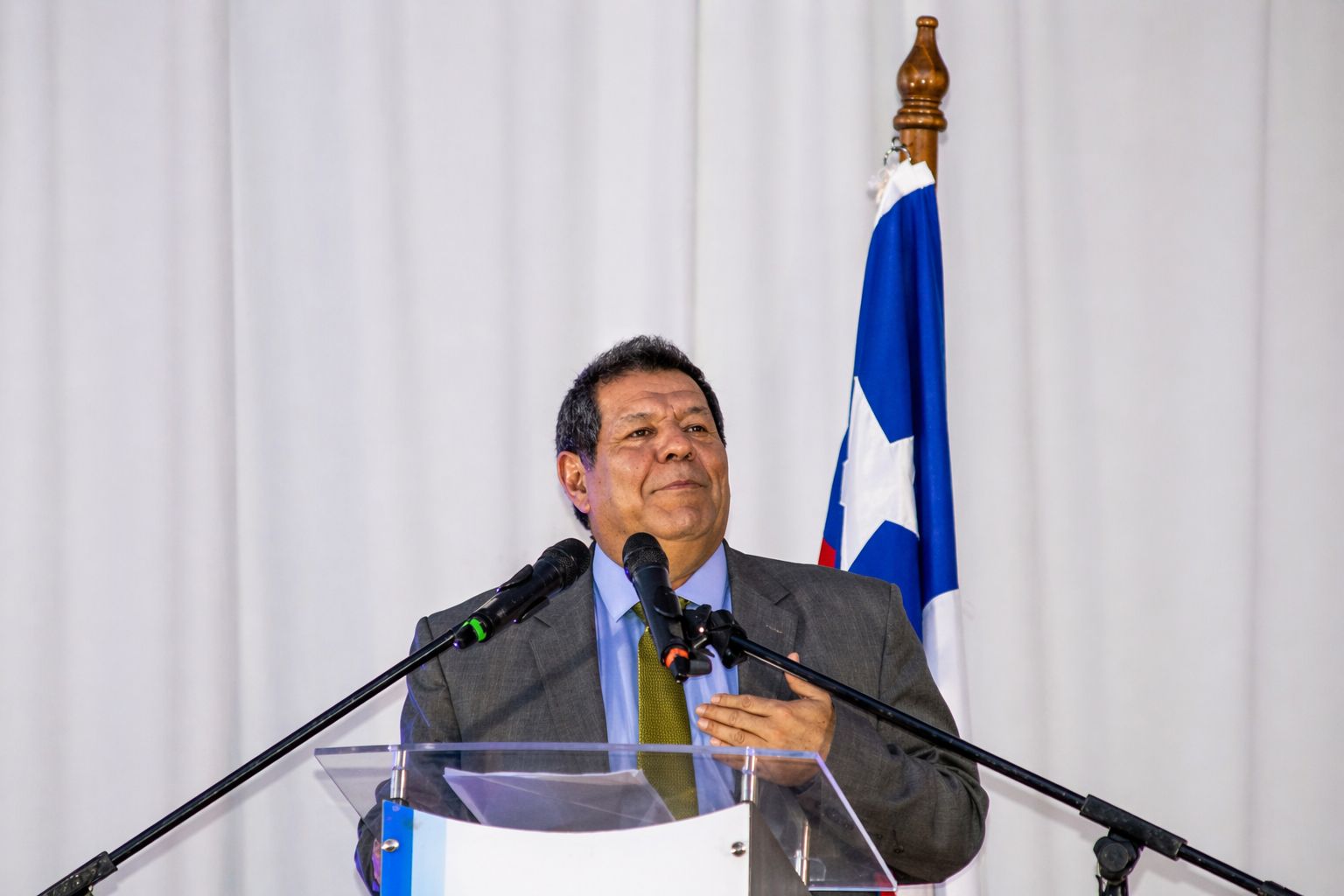 Fracasa sesión por quórum, pero alcalde presenta Acta Informativa para la Gestión Municipal 2025