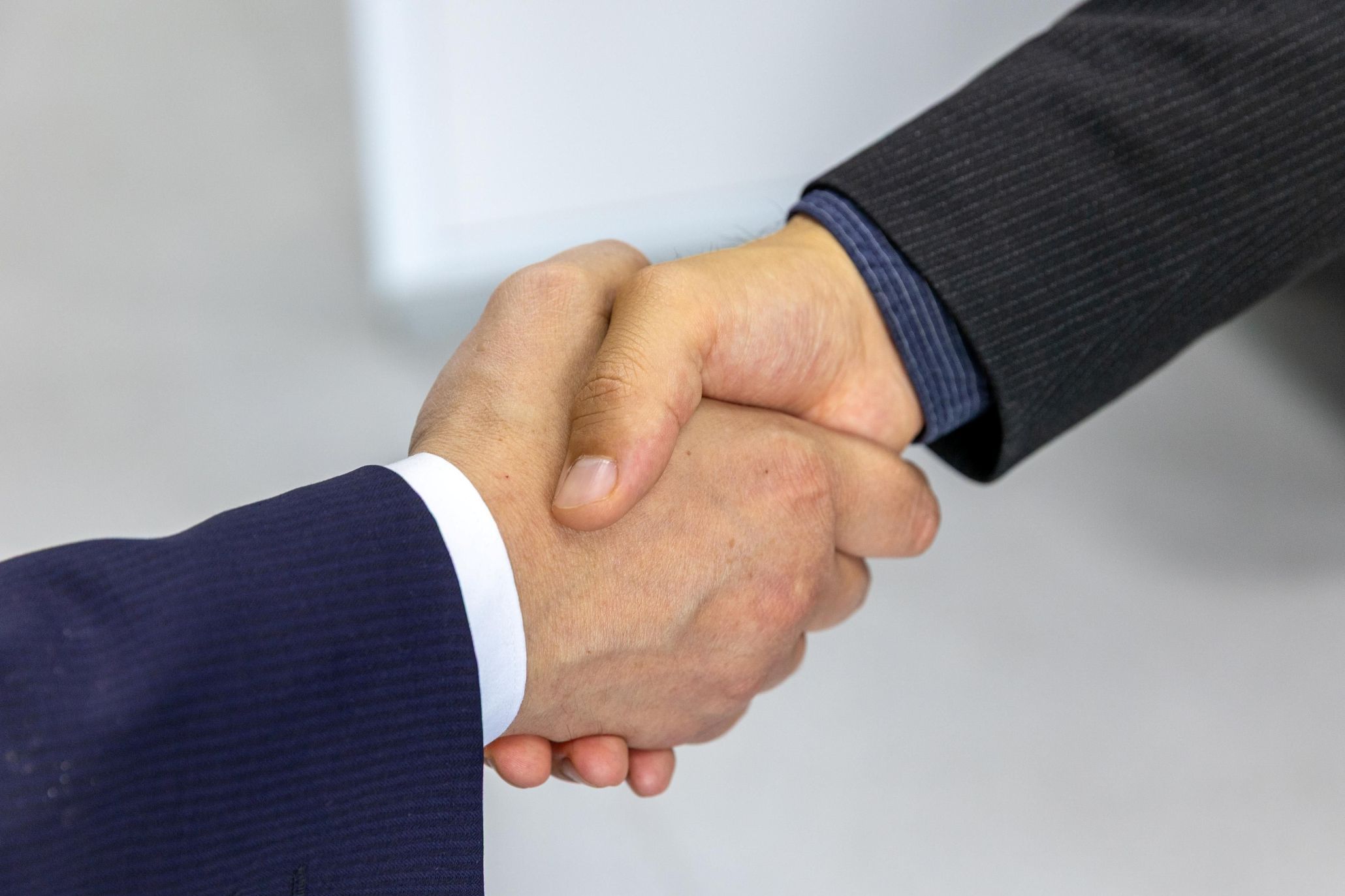 TCS y Anthropic impulsan adopción empresarial de inteligencia artificial mediante alianza estratégica global