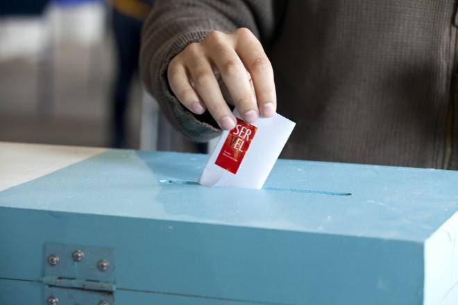 Más de 7 millones de personas acuden a las urnas en primer día de elecciones a nivel nacional